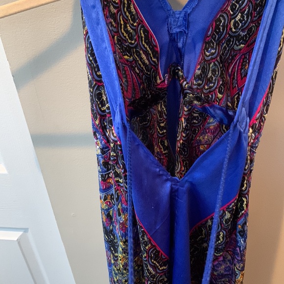 Silky material summer dress - Picture 3 of 4